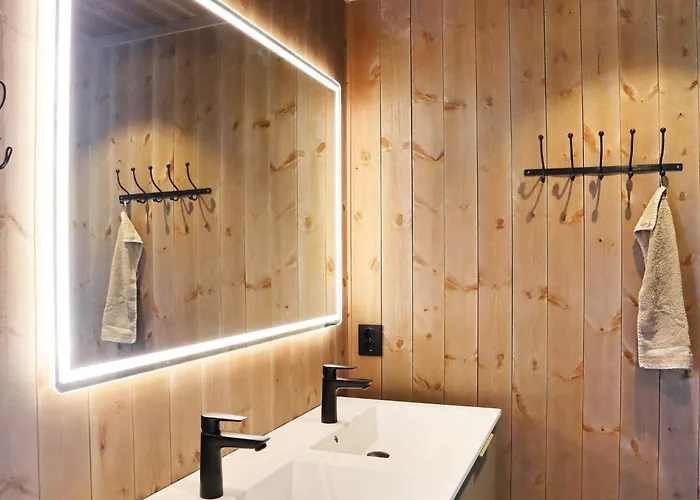 10 Person In Sondeled