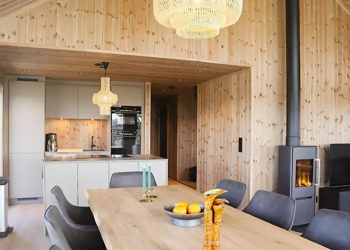 10 Person In Sondeled